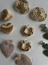 Afbeelding in Gallery-weergave laden, Groovy Heart Earrings