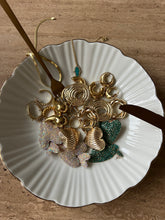 Afbeelding in Gallery-weergave laden, Groovy Heart Earrings