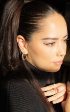 Afbeelding in Gallery-weergave laden, Farah Hoops White - A New Day Collection