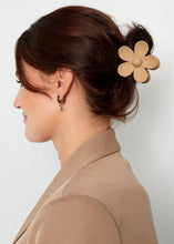 Afbeelding in Gallery-weergave laden, Flower claw clip (more colors)
