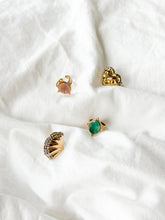 Afbeelding in Gallery-weergave laden, Natural Stone Ring - Emerald
