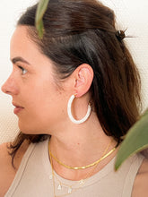Afbeelding in Gallery-weergave laden, Sorrento Earrings White
