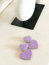 Afbeelding in Gallery-weergave laden, LOVE Earrings - Purple
